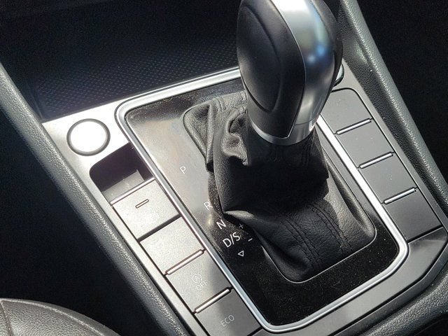 Used 2019 Volkswagen Jetta SE w/ Cold Weather Package FWD image 27