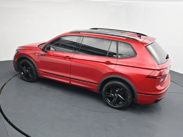 Used 2024 Volkswagen Tiguan SE R-Line FWD image 35