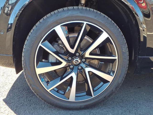 Used 2024 Volvo XC90 B6 Plus image 24