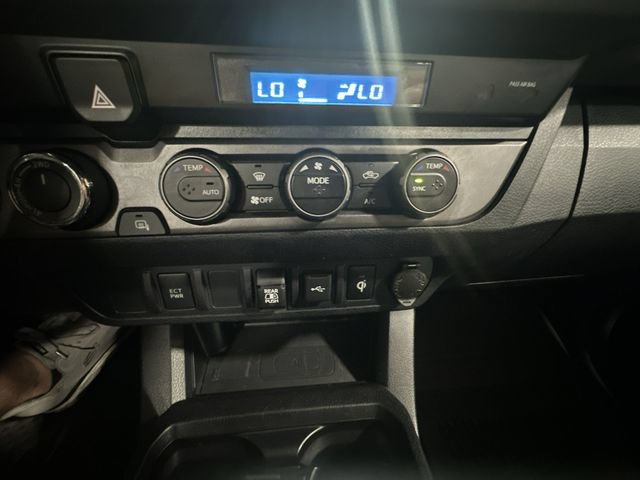 Used 2021 Toyota Tacoma TRD Off-Road AWD/4WD image 21