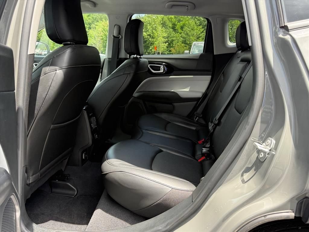 Used 2022 Jeep Compass Limited AWD/4WD image 13