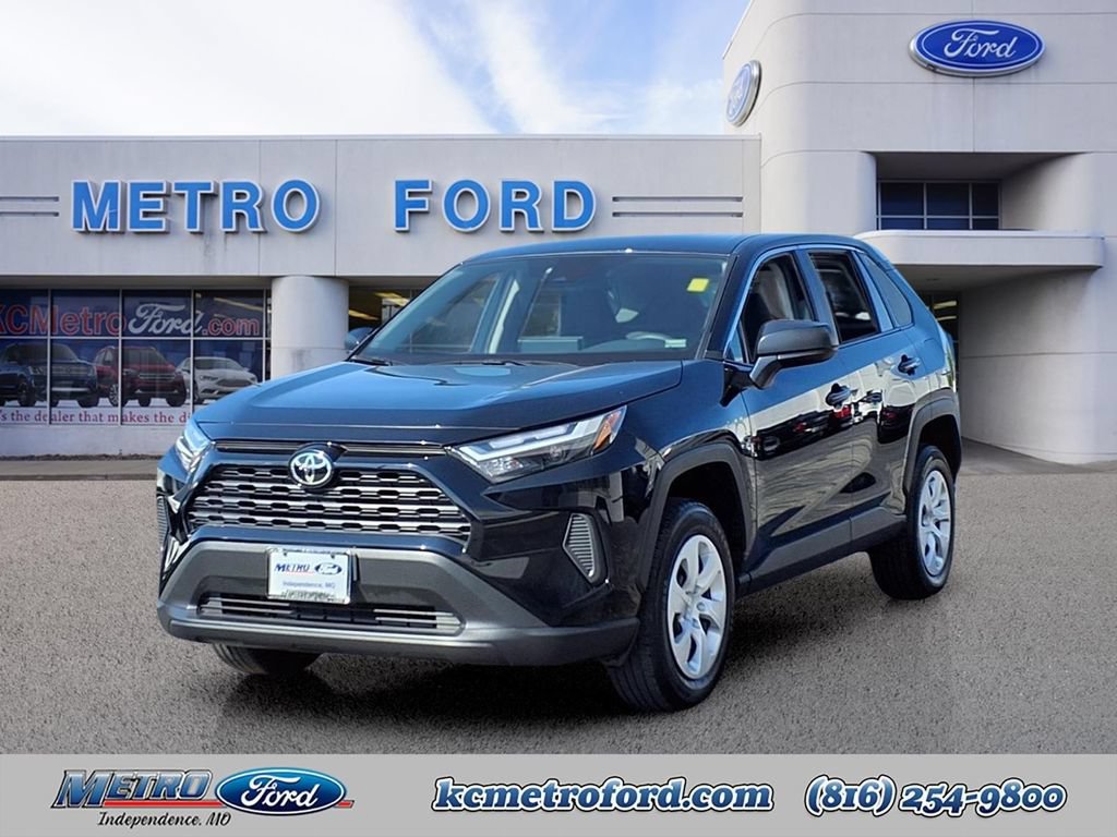 Used 2025 Toyota RAV4 LE AWD/4WD image 7