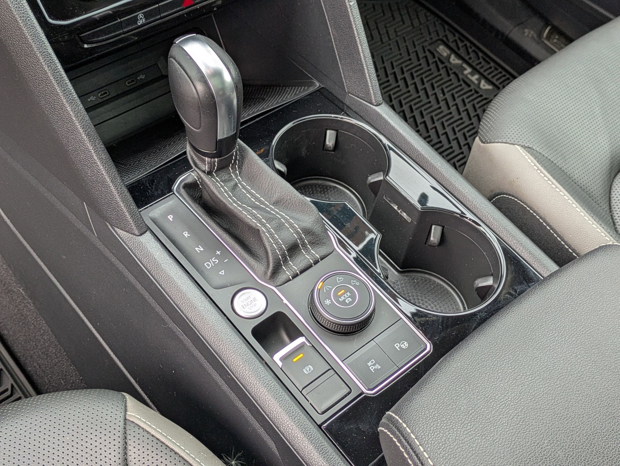 Used 2021 Volkswagen Atlas SEL Premium image 24