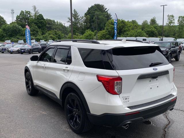 Certified 2022 Ford Explorer XLT w/ Equipment Group 202A AWD/4WD image 5