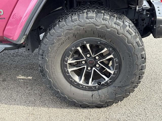 Used 2024 Jeep Wrangler Unlimited Rubicon AWD/4WD image 9