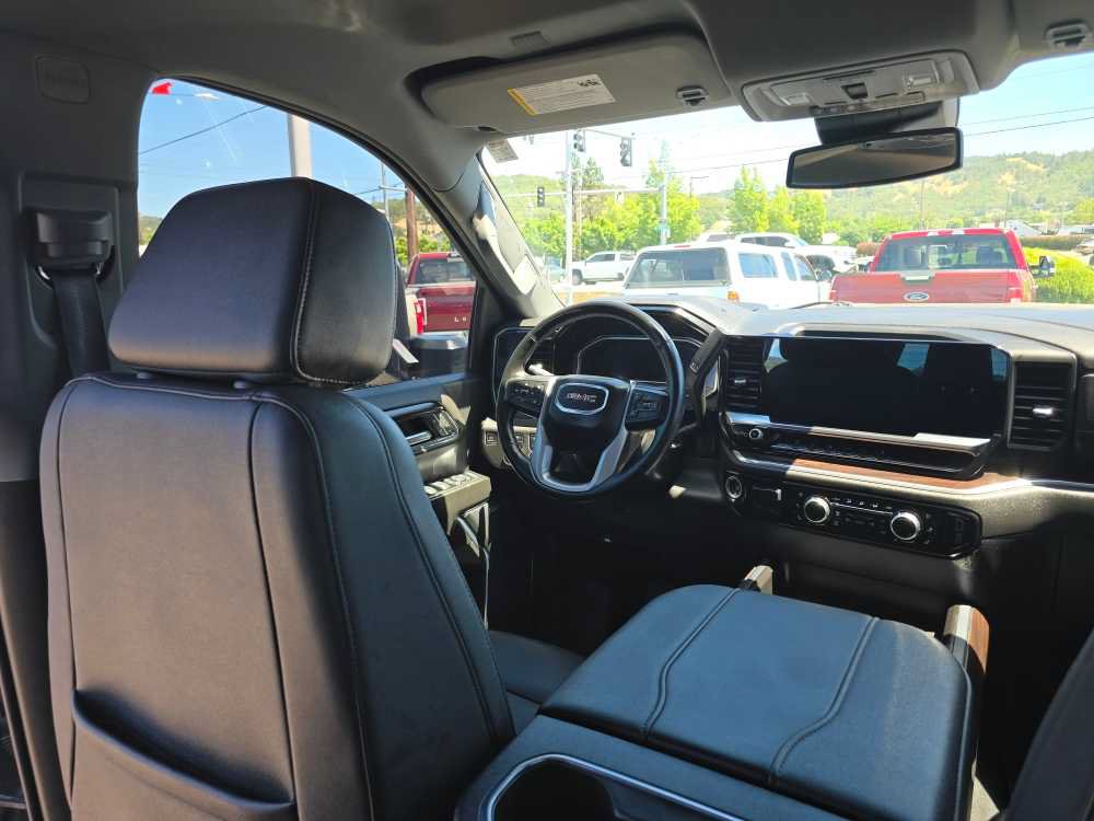 Used 2024 GMC Sierra 2500 SLT w/ SLT Premium Package AWD/4WD image 10