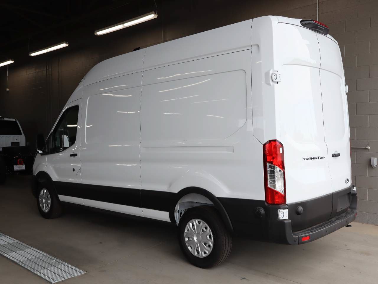 Certified 2026 Ford Transit 250 148 High Roof RWD image 3