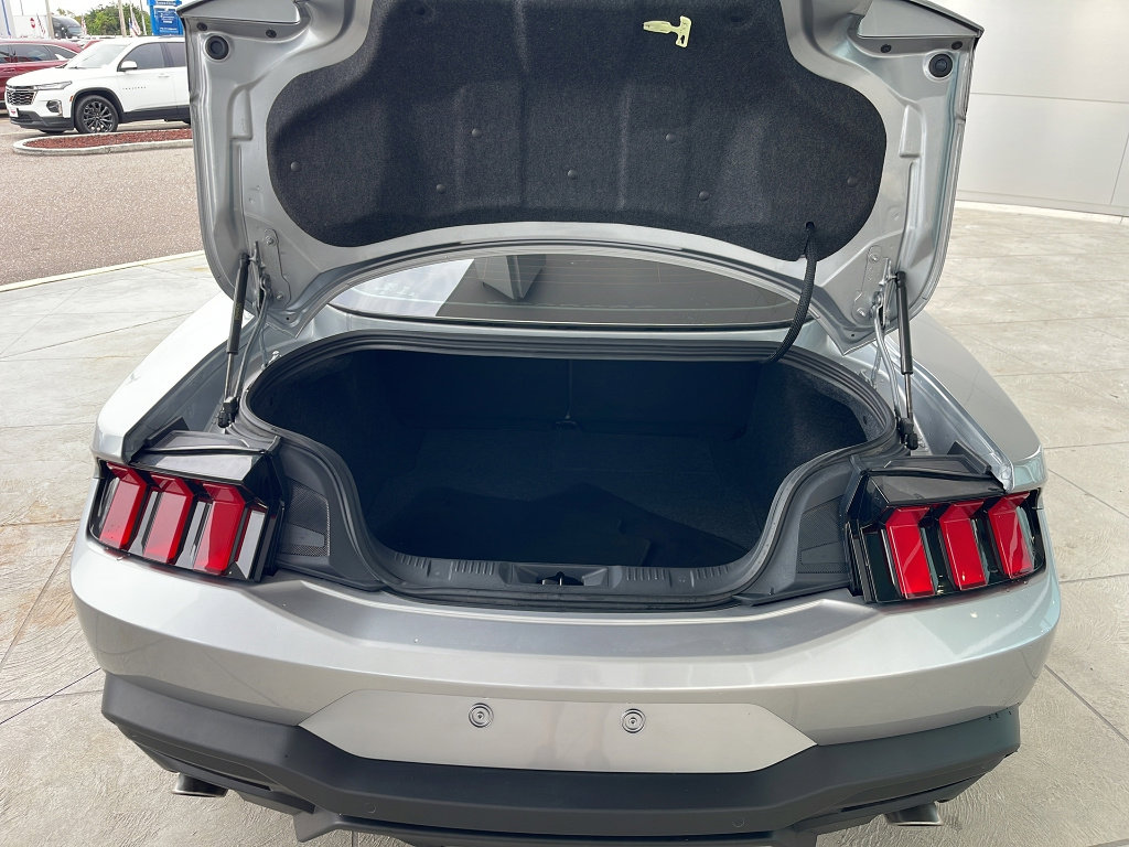Certified 2024 Ford Mustang Coupe RWD image 7