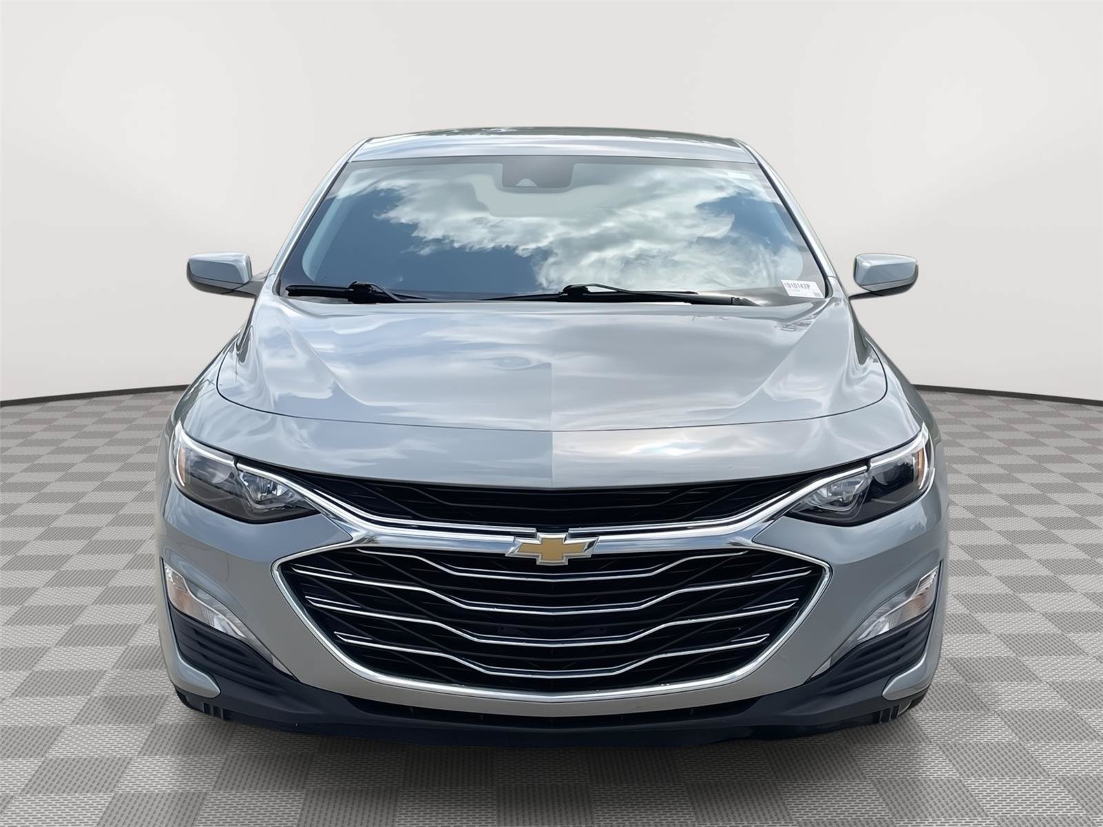 Used 2025 Chevrolet Malibu LT FWD image 4