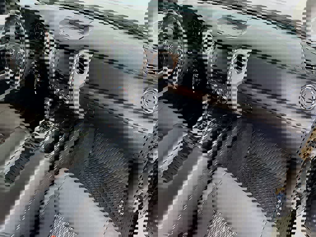 Used 2020 Toyota Tundra 4x4 Double Cab image 29