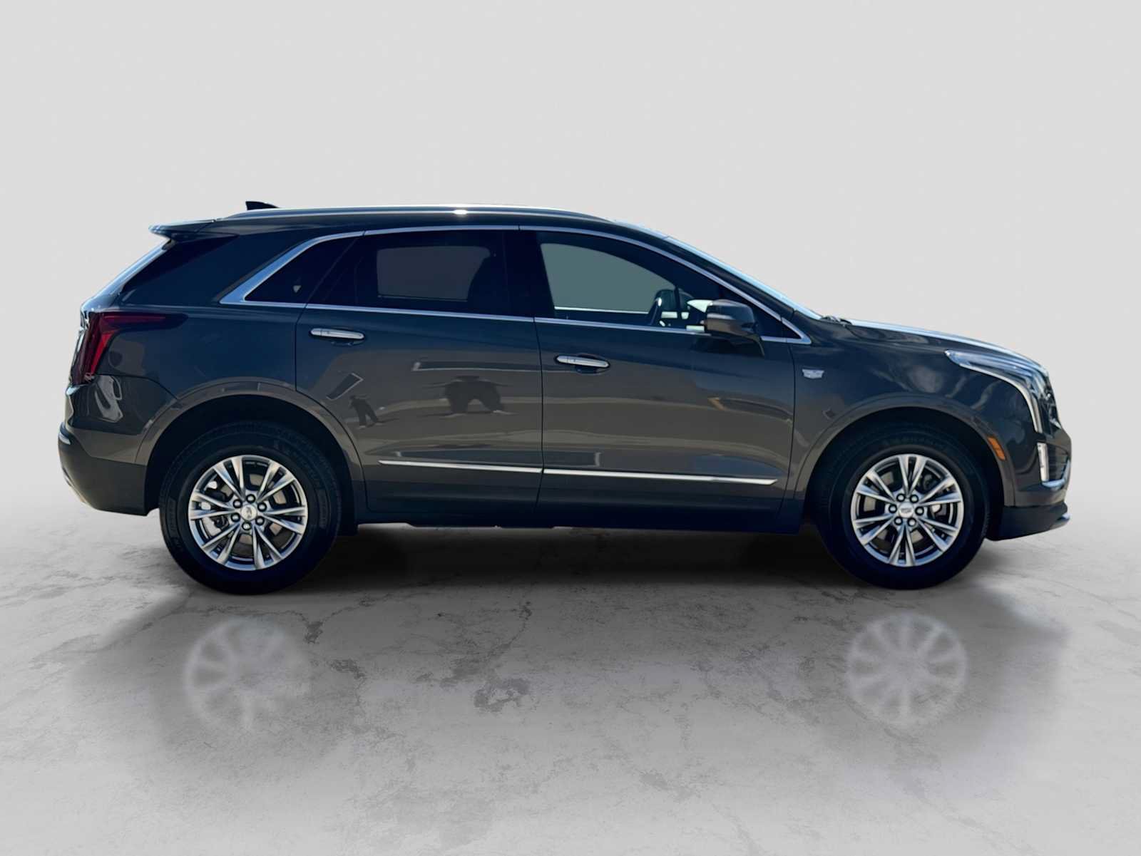 Used 2020 Cadillac XT5 Premium Luxury w/ LPO, Floor Liner Package AWD/4WD image 7