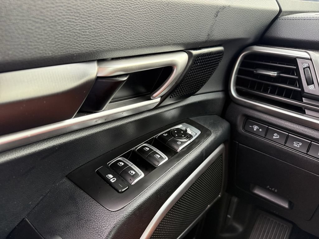 Used 2025 Kia Telluride S FWD image 16