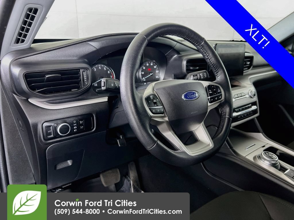 Certified 2024 Ford Explorer XLT AWD/4WD image 3