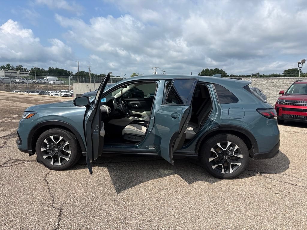 Used 2026 Honda HR-V EX-L image 4