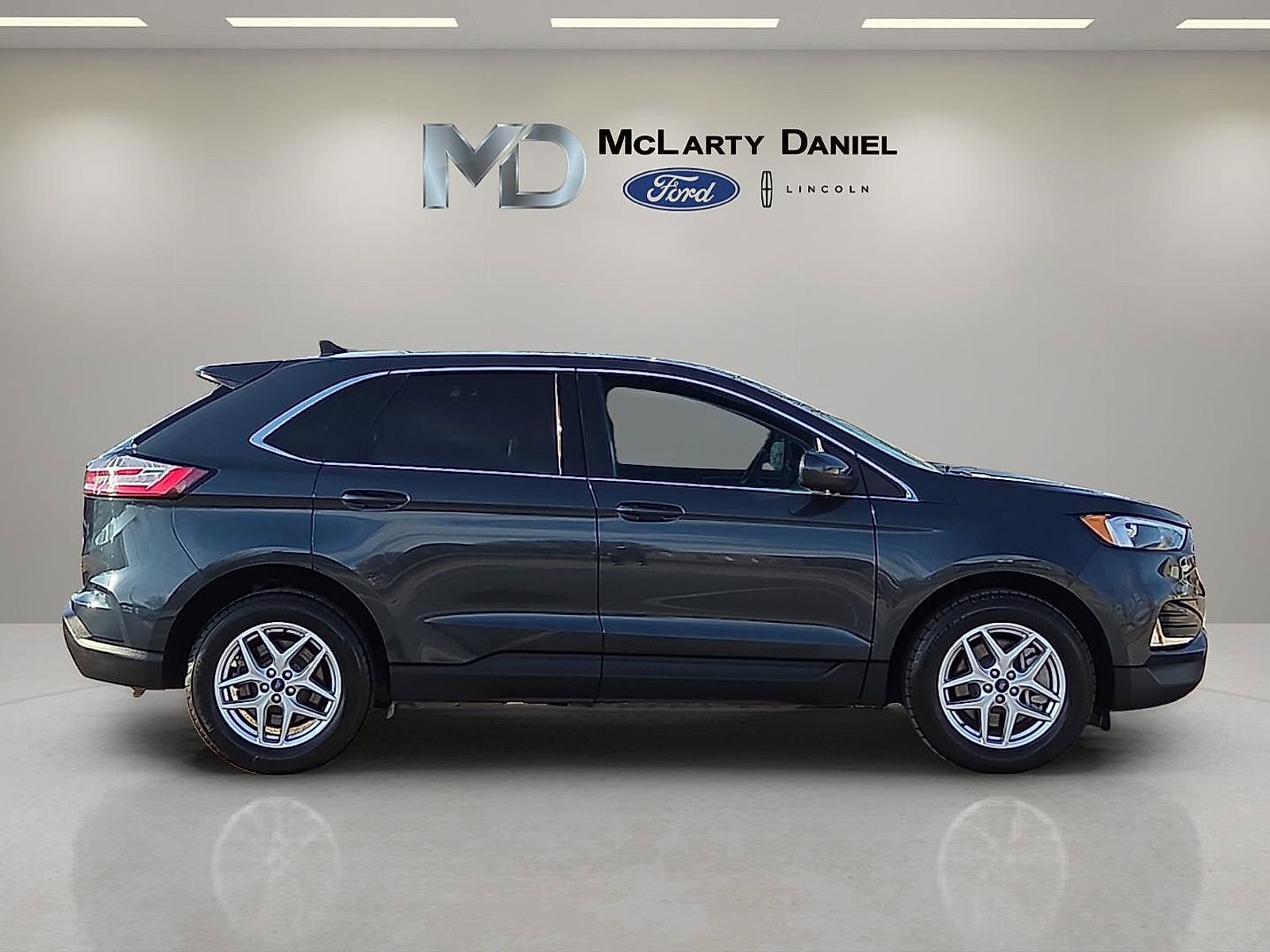 Certified 2022 Ford Edge SEL w/ Convenience Package image 6