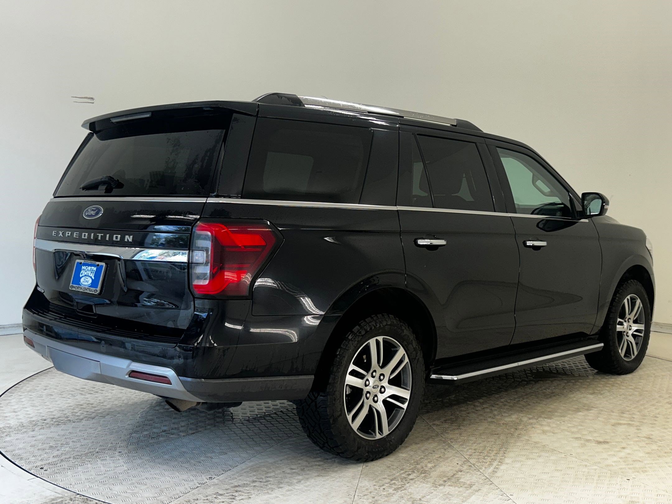 Certified 2023 Ford Expedition Limited image 7