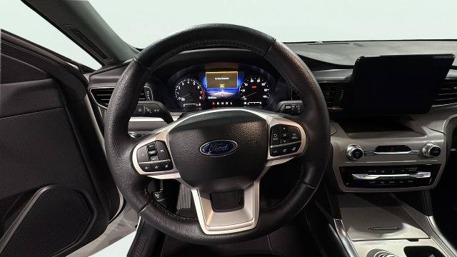 Certified 2023 Ford Explorer XLT w/ Equipment Group 202A AWD/4WD image 18