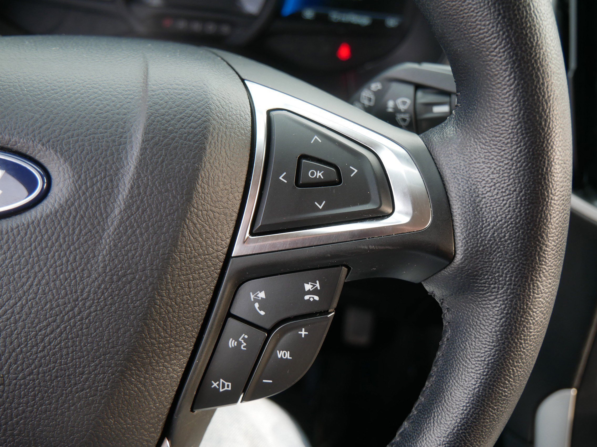 Certified 2023 Ford Edge SEL image 29