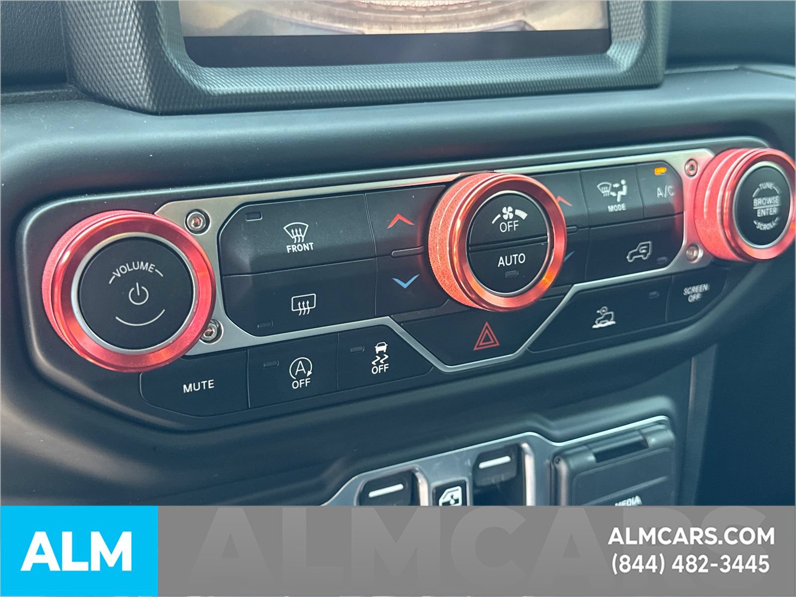 Used 2023 Jeep Wrangler Unlimited Sahara AWD/4WD image 33