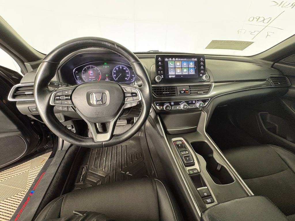 Used 2018 Honda Accord Sport image 11