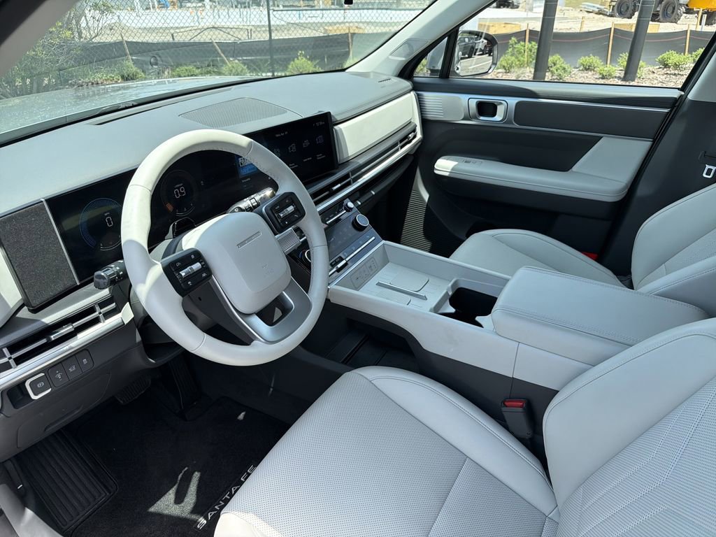 Used 2025 Hyundai Santa Fe SEL FWD image 18