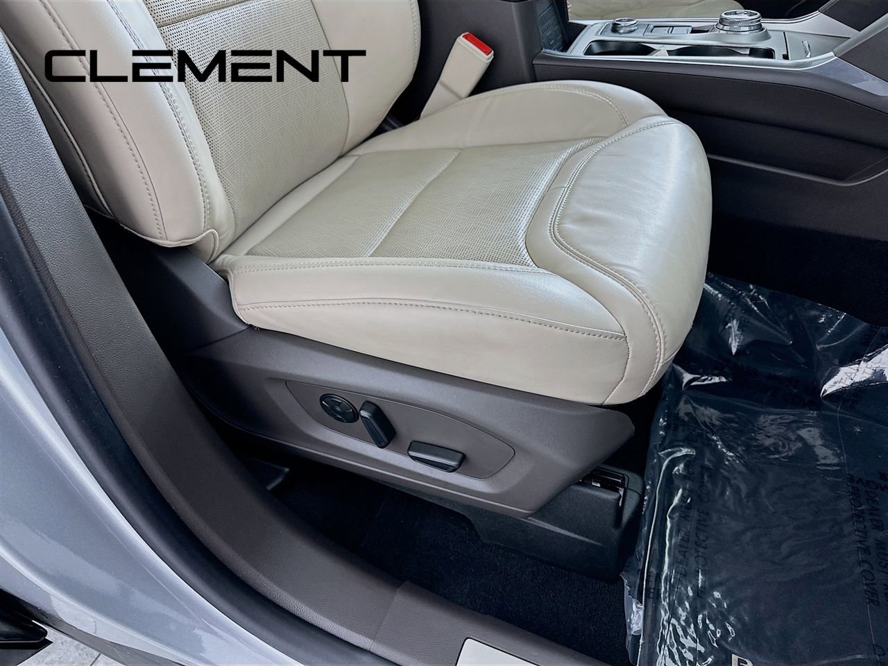 Certified 2021 Ford Explorer Platinum w/ Equipment Group 601A image 35