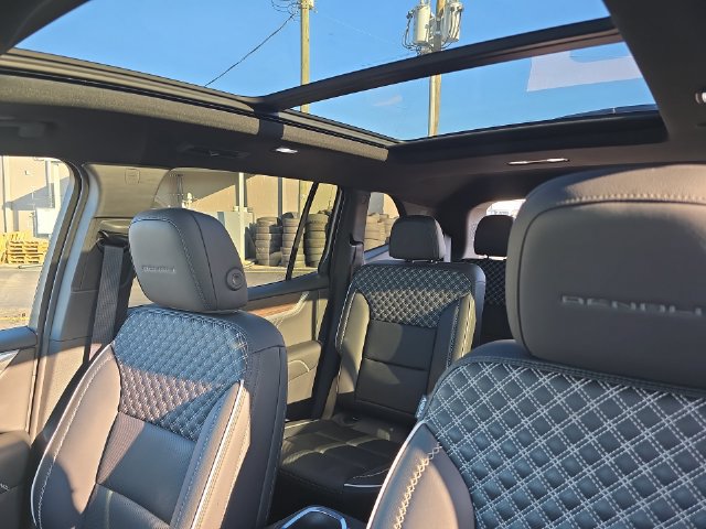 Used 2025 GMC Acadia Denali w/ Super Cruise Package AWD/4WD image 22
