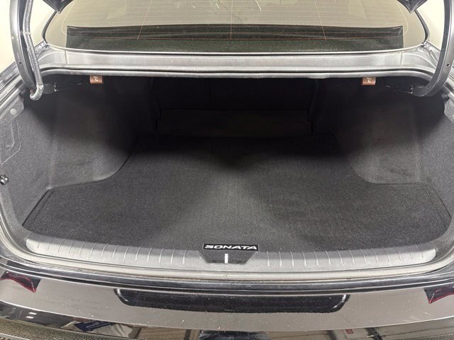 Used 2023 Hyundai Sonata SE w/ Preferred Accessory Package FWD image 18