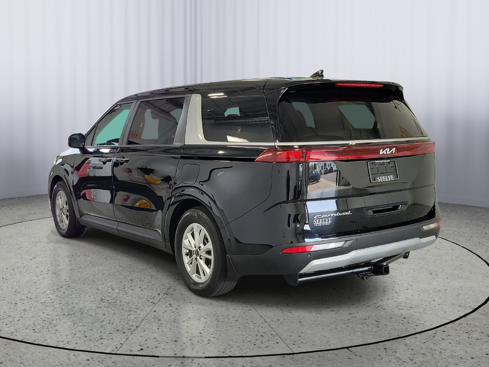 Used 2022 Kia Carnival LX w/ Paint Protection Package FWD image 3