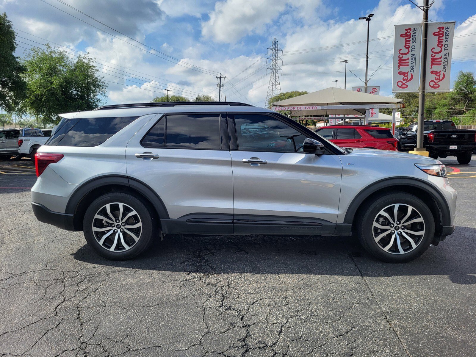 Certified 2023 Ford Explorer ST-Line w/ Class IV Trailer Tow Package RWD image 2