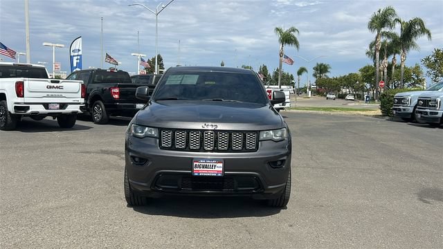 Used 2017 Jeep Grand Cherokee Altitude AWD/4WD image 9