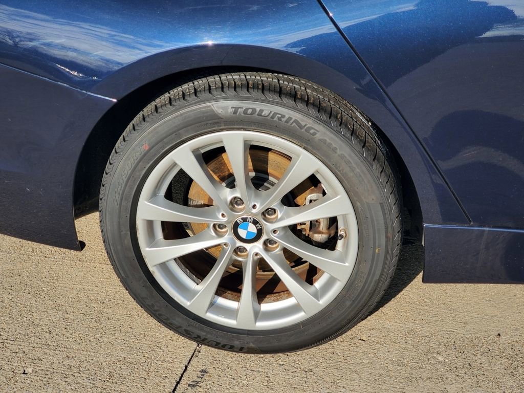 Used 2016 BMW 320i Sedan image 5