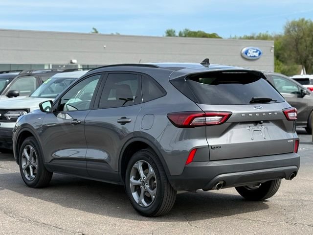 Certified 2025 Ford Escape ST-Line AWD/4WD image 36
