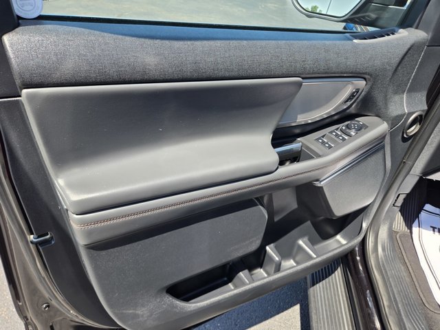 Certified 2025 Ford Expedition Active AWD/4WD image 34