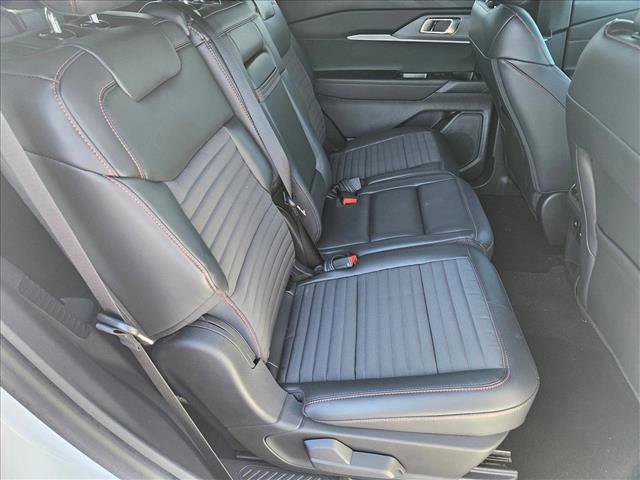 Certified 2025 Ford Explorer ST-Line RWD image 21