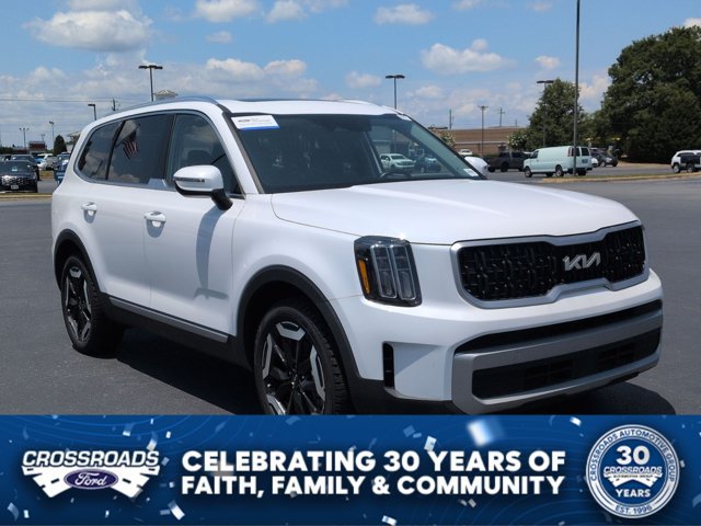 Used 2024 Kia Telluride EX w/ EX Captain's Chair Package FWD image 1