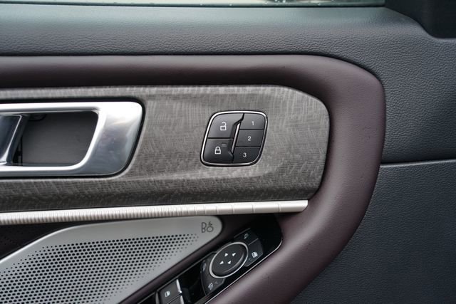 Certified 2025 Ford Explorer Platinum w/ LUX Leather Package image 15