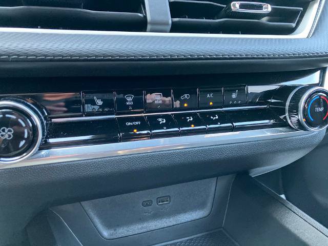 Used 2026 Chevrolet Equinox LT w/ Safety and Technology Package FWD image 32