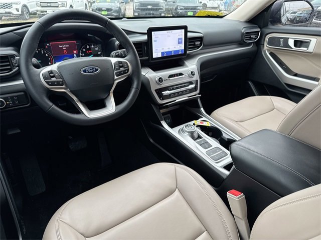 Certified 2024 Ford Explorer XLT w/ Equipment Group 202A image 35
