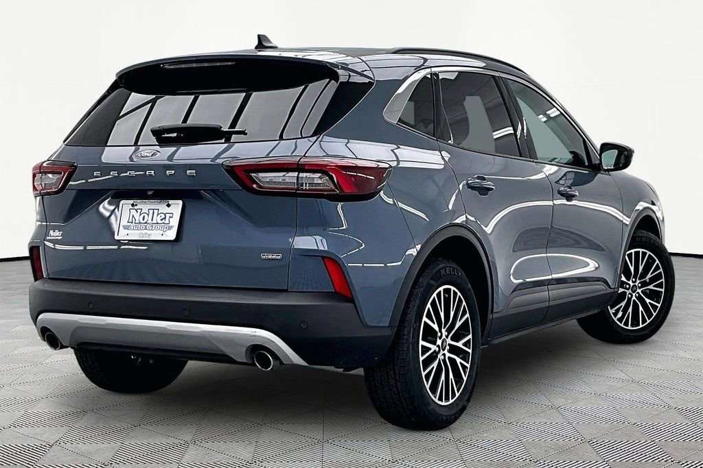 Certified 2024 Ford Escape SE FWD image 2