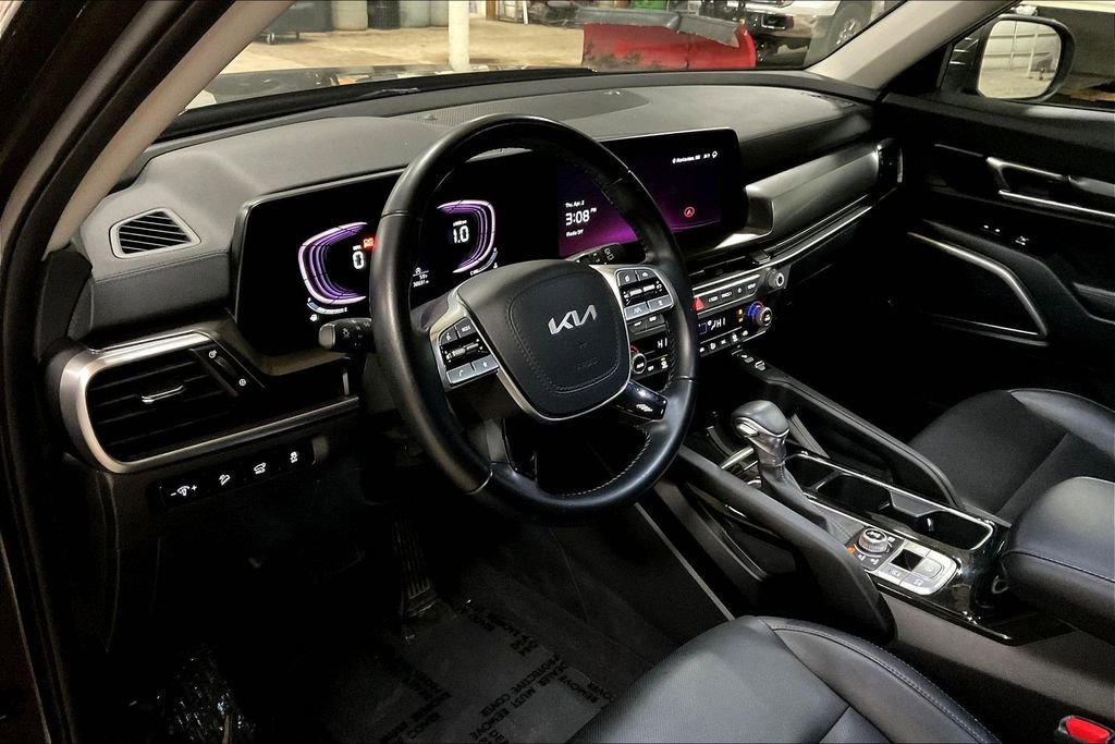Used 2025 Kia Telluride S AWD/4WD image 13