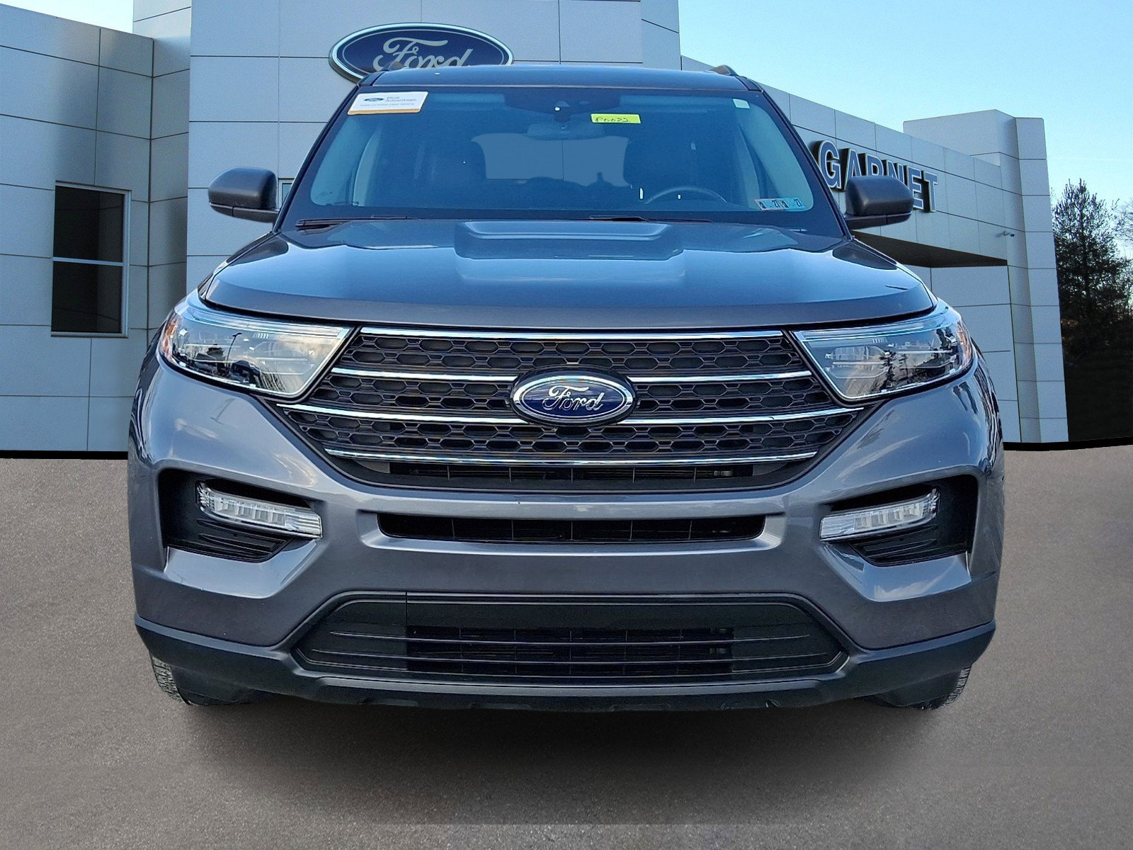 Certified 2023 Ford Explorer XLT w/ Equipment Group 202A AWD/4WD image 3