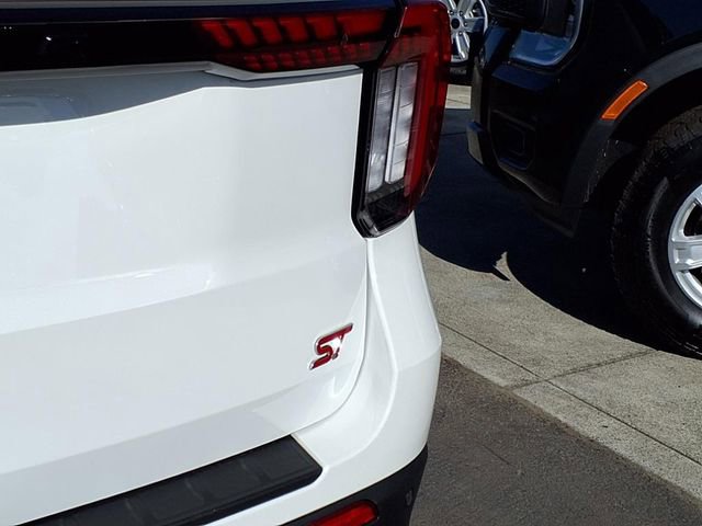 Certified 2025 Ford Explorer ST AWD/4WD image 11