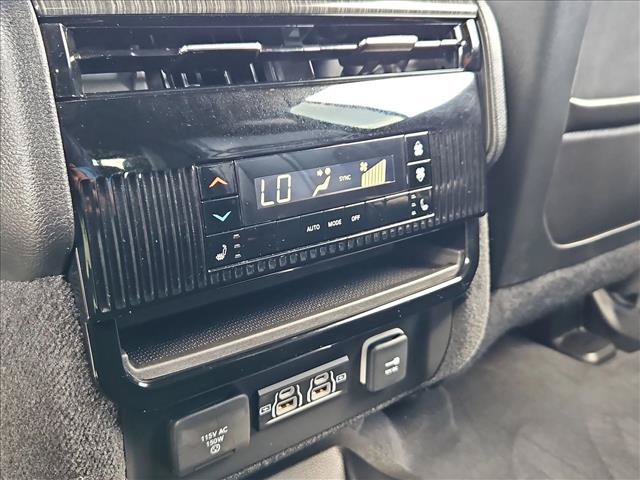 Used 2022 Jeep Wagoneer Series II w/ Flexible Seating Group AWD/4WD image 17