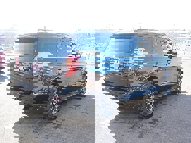 Certified 2025 Ford Expedition Active image 3