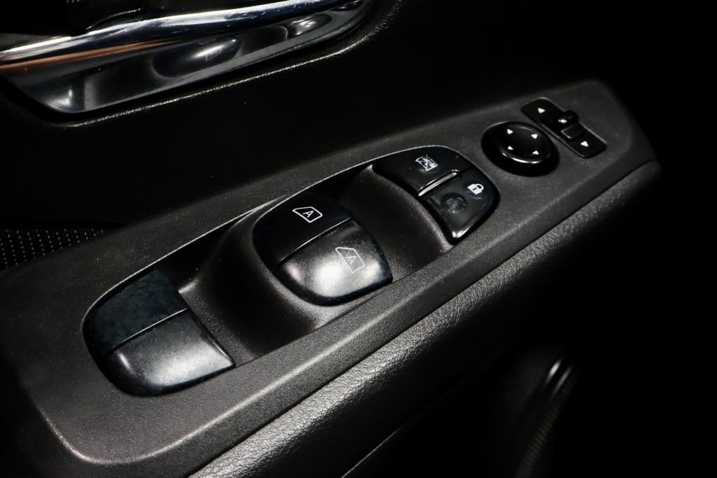 Used 2022 Nissan Kicks SV image 26