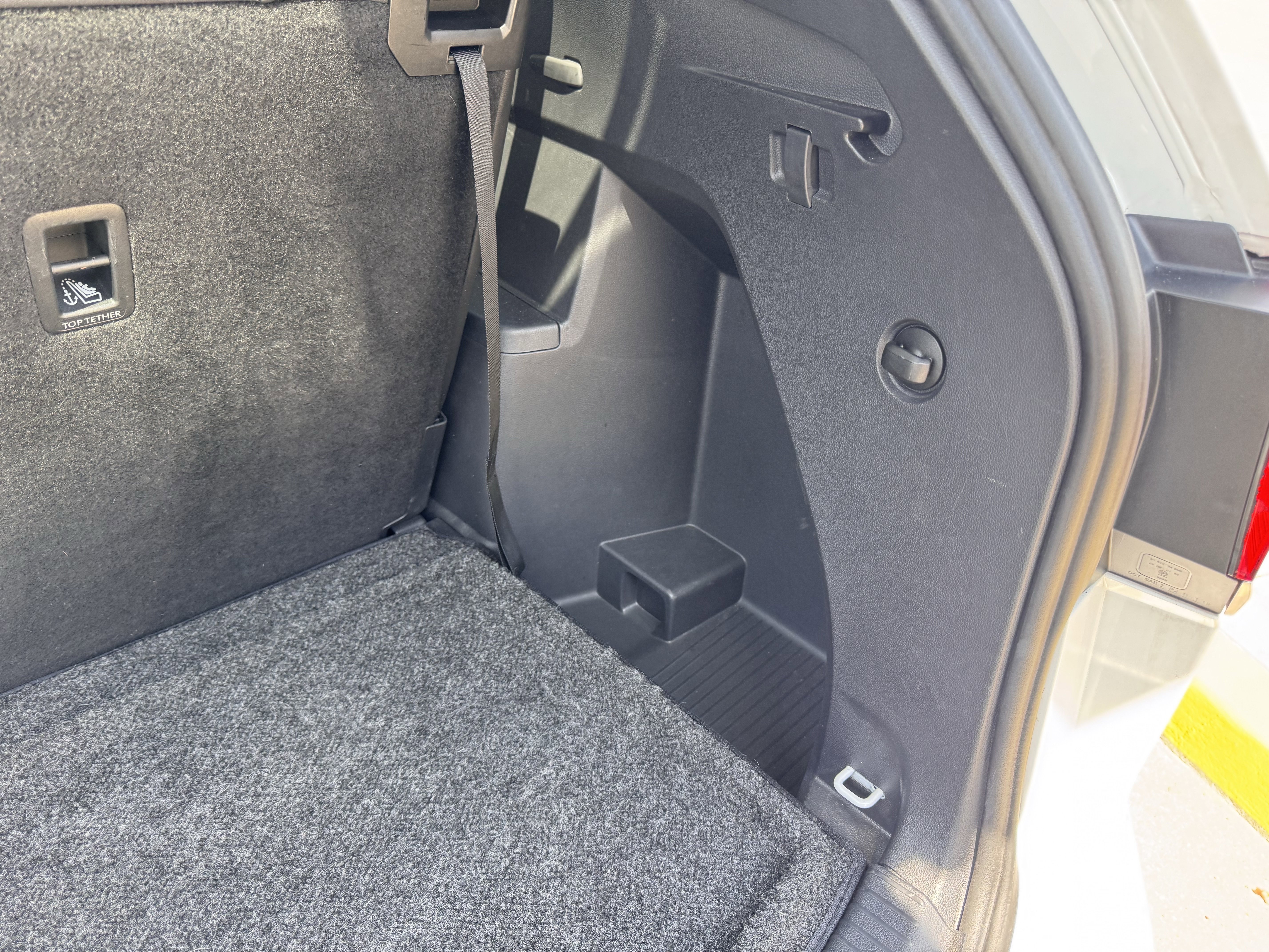 Used 2022 Volkswagen Atlas SE image 38