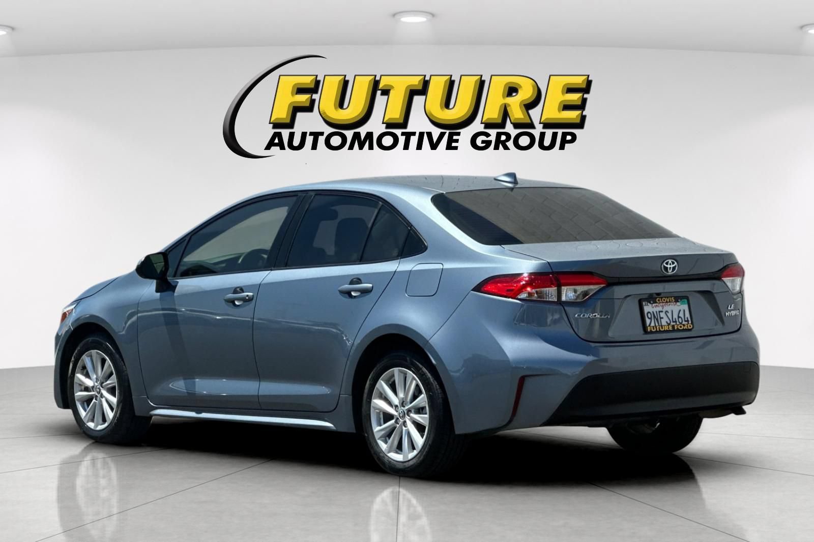 Used 2024 Toyota Corolla LE w/ LE Convenience Package FWD image 5