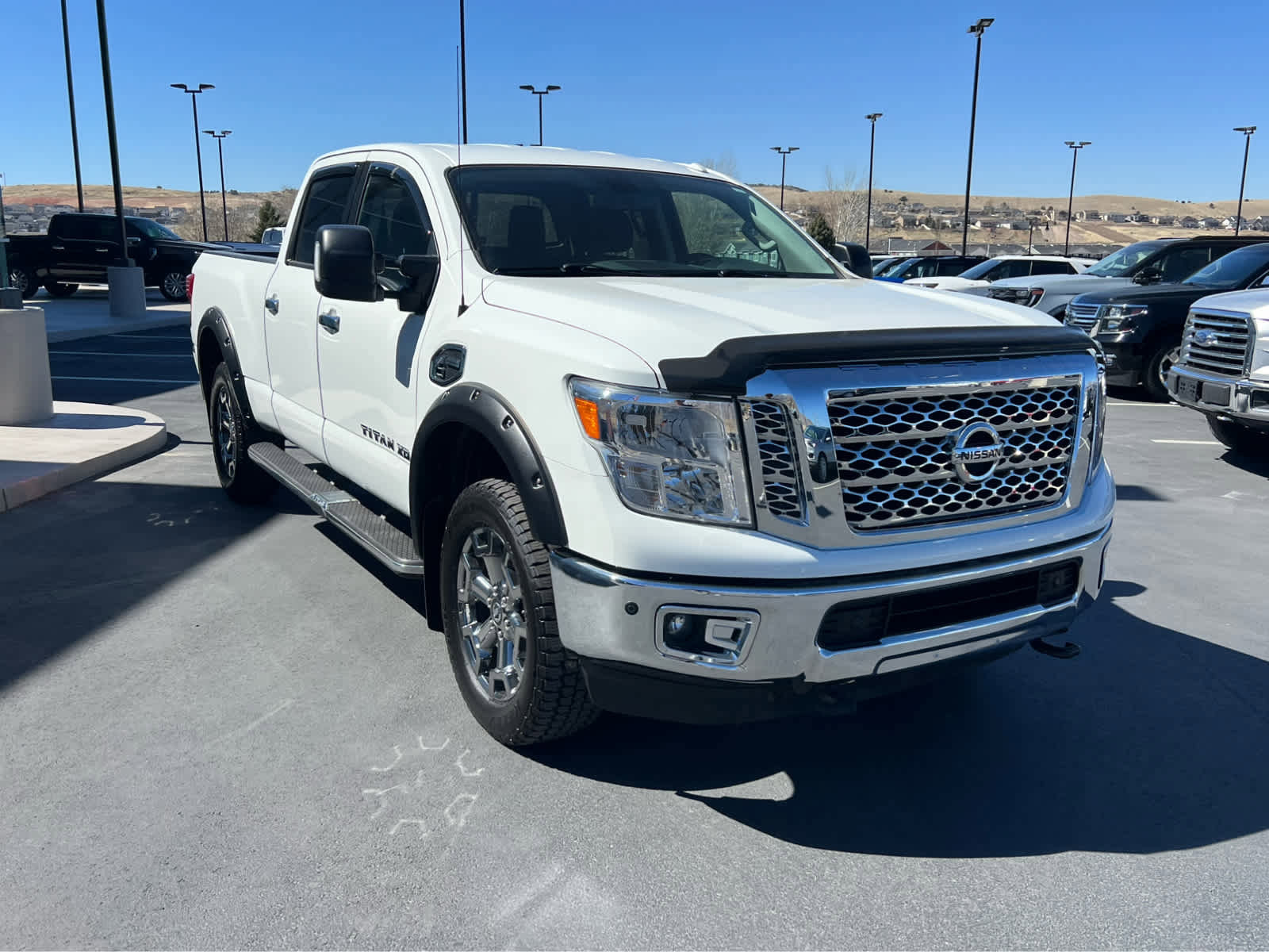 Used 2017 Nissan Titan SV image 4