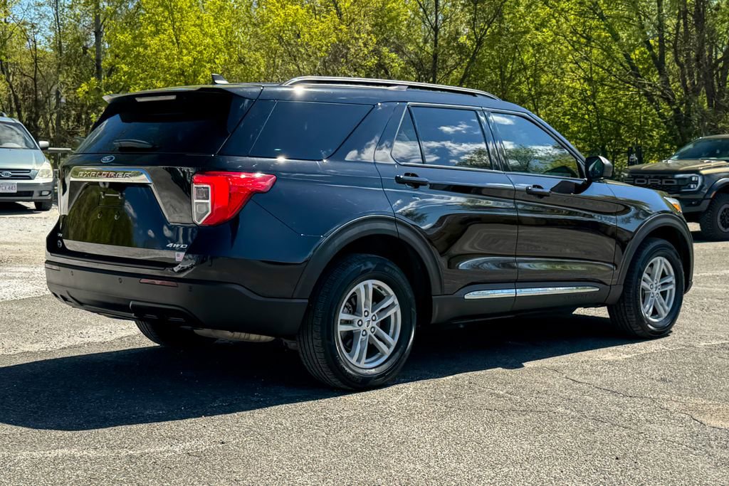 Certified 2023 Ford Explorer XLT AWD/4WD image 3